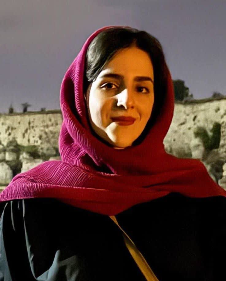 لیلا رنگ آمیز طوسی